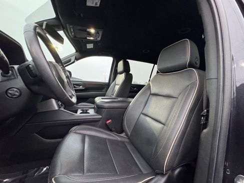 Used 2022 Chevrolet Suburban Premier image 18