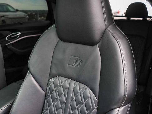 Used 2023 Audi e-tron S Prestige w/ Prestige Package image 36