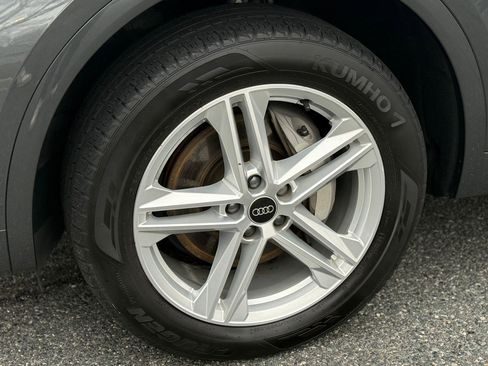 Used 2023 Audi Q5 e Premium w/ Convenience Package image 10