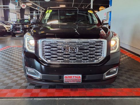 Used 2019 GMC Yukon Denali w/ Denali Ultimate Black Edition AWD/4WD image 3