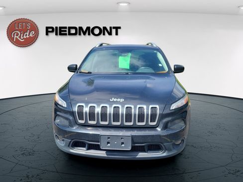 Used 2016 Jeep Cherokee Latitude w/ Safety/Convenience Group AWD/4WD image 3
