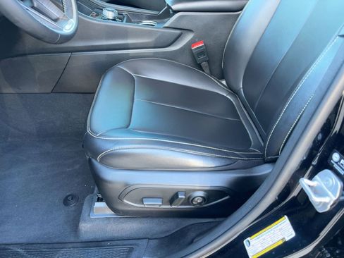 Used 2025 Jeep Grand Cherokee Limited w/ Black Appearance Package image 14