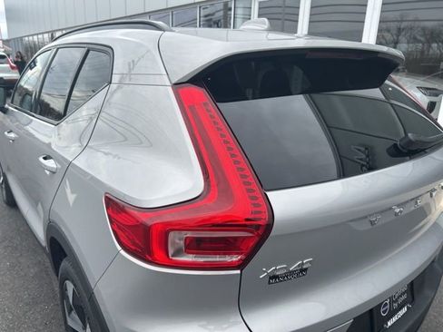 Certified 2025 Volvo XC40 B5 Plus image 10