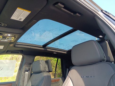 New 2026 GMC Yukon Denali AWD/4WD image 14