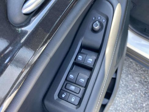 Used 2023 Jeep Grand Cherokee L Laredo RWD image 17