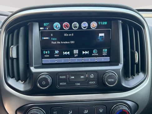 Used 2017 Chevrolet Colorado LT w/ Luxury Package, Chrome AWD/4WD image 9