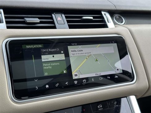 Used 2018 Land Rover Range Rover Sport HSE image 3