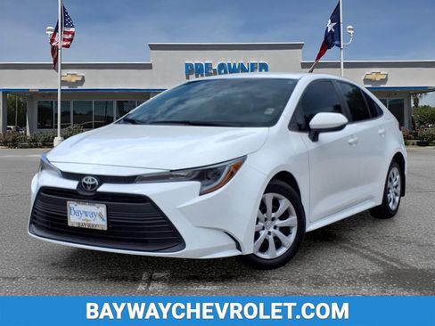 Used 2024 Toyota Corolla LE FWD image 1