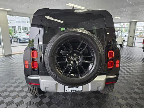 Used 2025 Land Rover Defender 110 S AWD/4WD image 4
