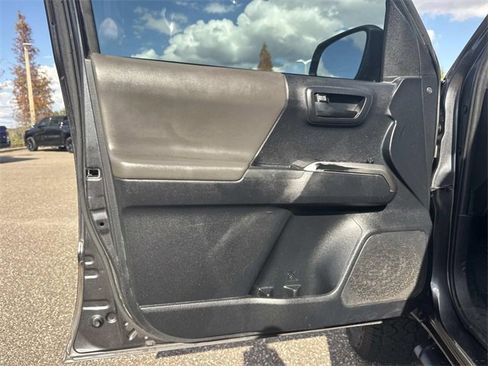 Used 2019 Toyota Tacoma SR5 image 17