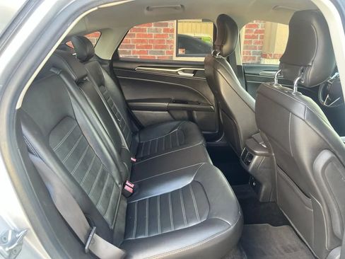 Used 2014 Ford Fusion SE w/ Equipment Group 202A FWD image 33