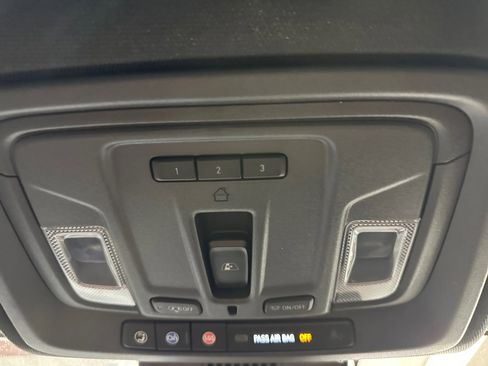 Used 2024 GMC Sierra 2500 AT4 w/ AT4 Preferred Package AWD/4WD image 19