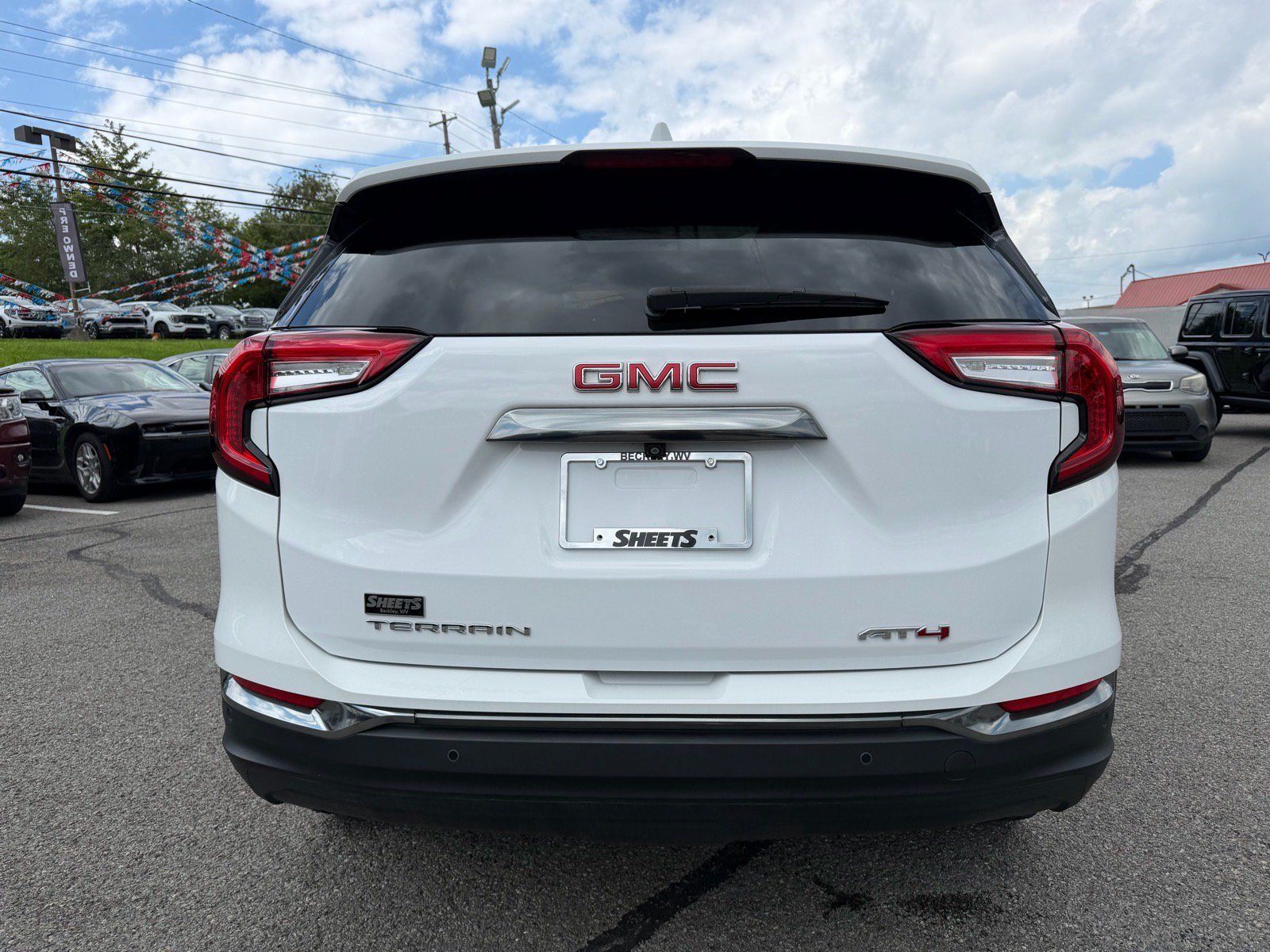 Used 2024 GMC Terrain AT4 w/ Tech Package AWD/4WD image 5