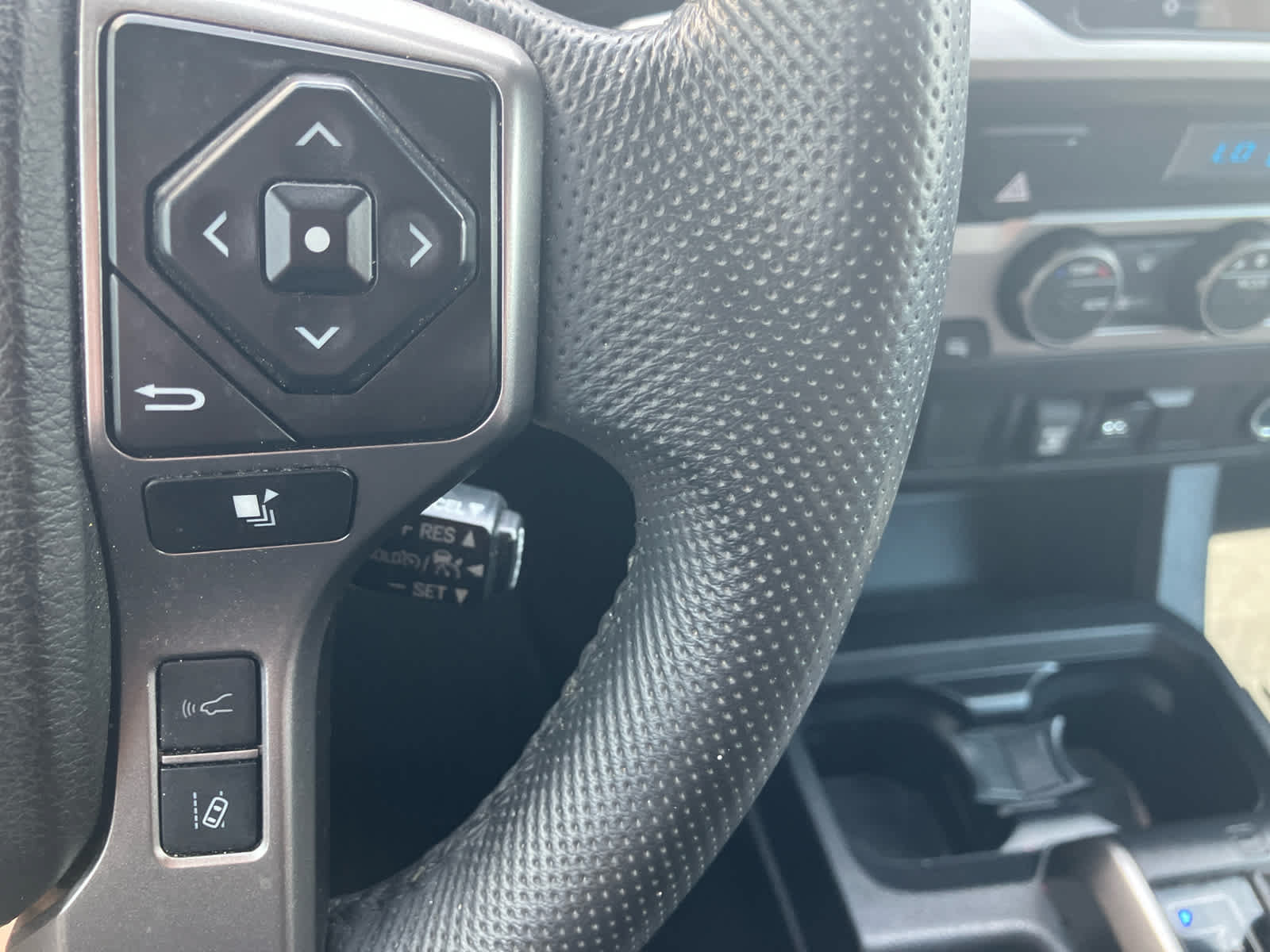 Used 2023 Toyota Tacoma SR5 RWD image 15