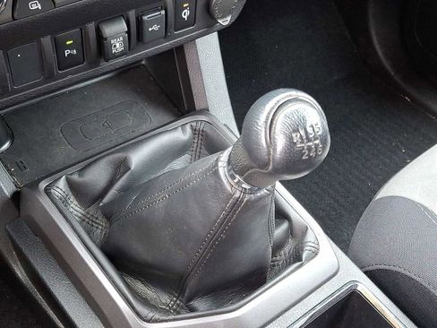 Used 2021 Toyota Tacoma TRD Off-Road image 21