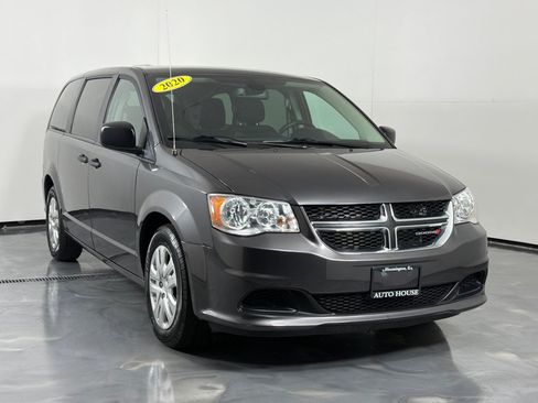 Used 2020 Dodge Grand Caravan SE w/ UConnect Hands-Free Group FWD image 3