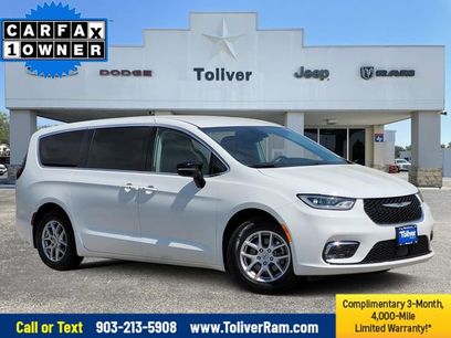 Used 2024 Chrysler Pacifica Touring-L