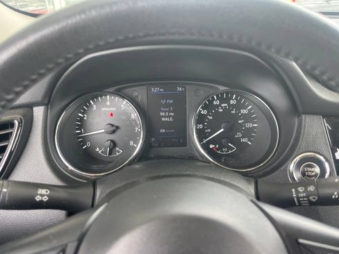 Used 2020 Nissan Rogue SV AWD/4WD image 13