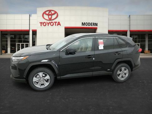 New 2025 Toyota RAV4 LE image 7