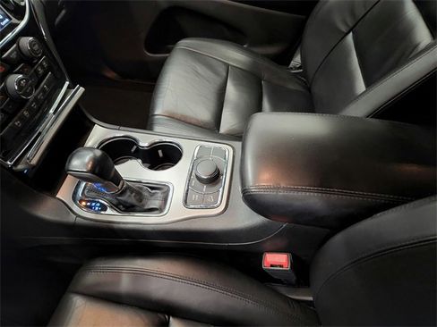 Used 2021 Jeep Grand Cherokee Limited image 22