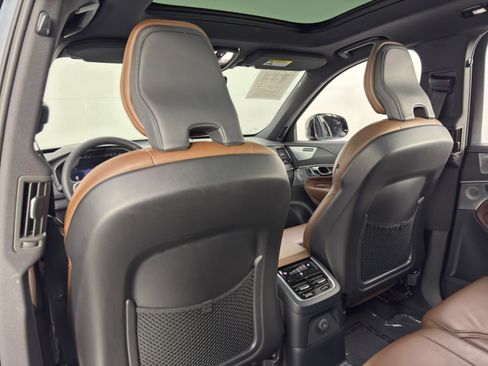 Used 2023 Volvo XC90 T8 Ultimate image 36