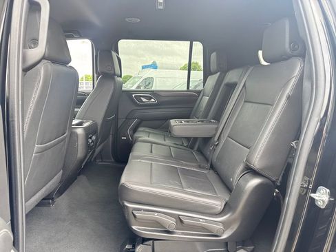 Used 2024 Chevrolet Suburban LT image 16