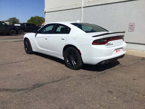 Used 2019 Dodge Charger SXT w/ Blacktop Package AWD/4WD image 9