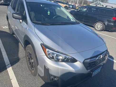 Used 2021 Subaru Crosstrek 2.0i image 2