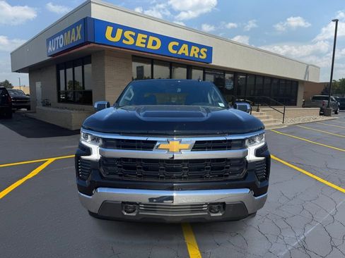 Used 2024 Chevrolet Silverado 1500 LT AWD/4WD image 3