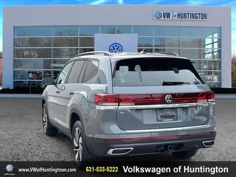 Certified 2025 Volkswagen Atlas SE image 5