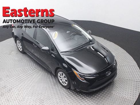 Used 2025 Toyota Corolla LE FWD image 3