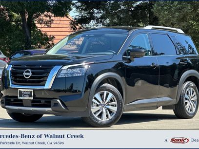 Used 2025 Nissan Pathfinder SL