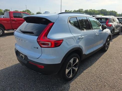 Used 2026 Volvo XC40 B5 Plus AWD/4WD image 4