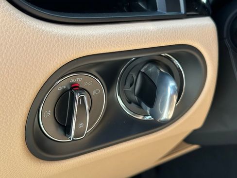 Certified 2025 Porsche Macan image 17