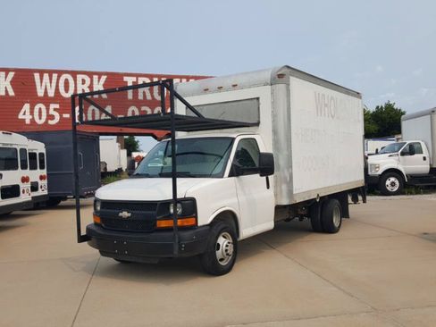 Used 2013 Chevrolet Express 3500 Extended RWD image 3