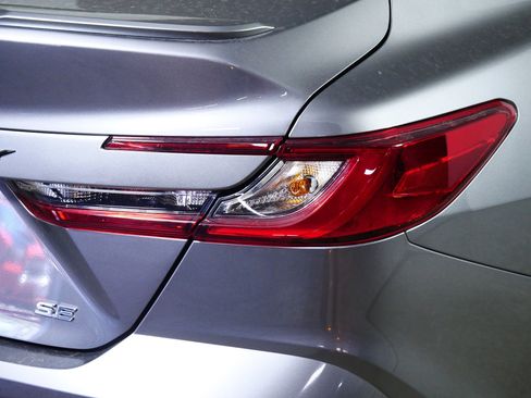 Used 2025 Toyota Camry SE FWD image 17