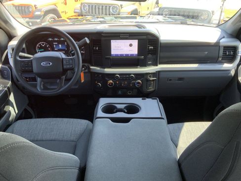 Used 2025 Ford F250 XLT AWD/4WD image 46