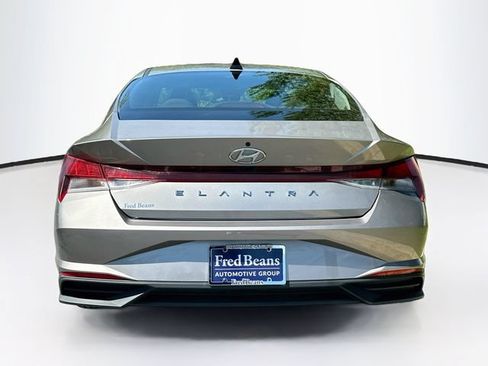 Certified 2023 Hyundai Elantra SEL w/ Convenience Package FWD image 7