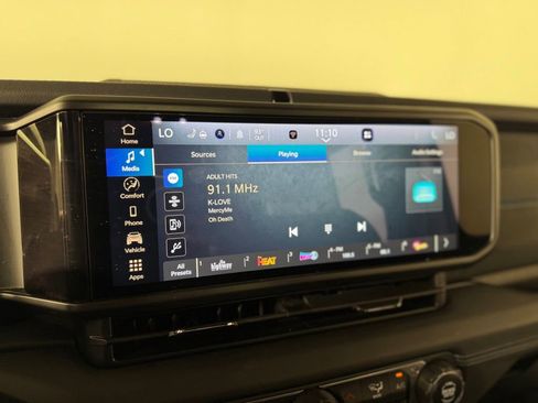 Used 2025 Jeep Wrangler Unlimited Rubicon 4xe w/ Convenience Group AWD/4WD image 20