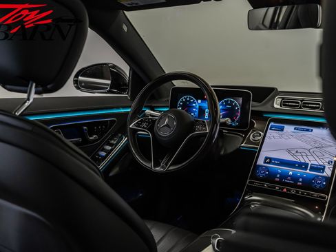 Used 2022 Mercedes-Benz S 500 4MATIC w/ 3D Technology Package image 45