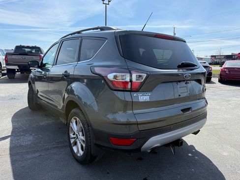 Used 2017 Ford Escape SE w/ Equipment Group 201A image 9
