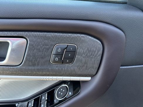 Used 2025 Ford Explorer Platinum w/ Ultimate Package image 46