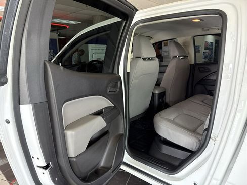 Used 2018 Chevrolet Colorado W/T w/ WT Convenience Package AWD/4WD image 19