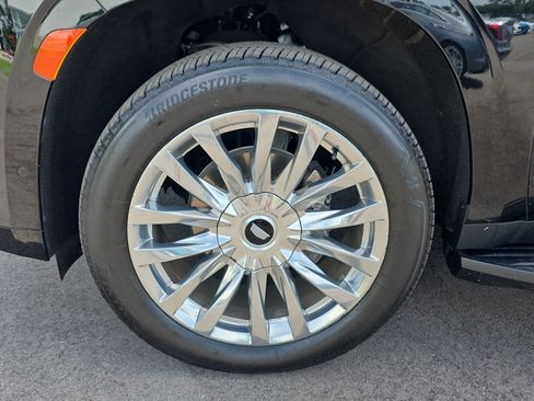 Used 2022 Cadillac Escalade ESV Premium Luxury AWD/4WD image 9