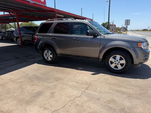 Used 2011 Ford Escape XLT AWD/4WD image 11