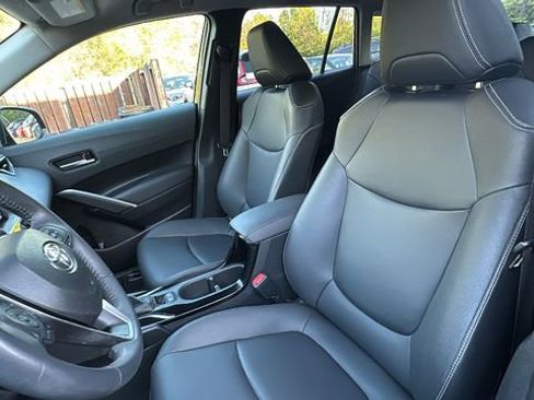 Used 2024 Toyota Corolla Cross XLE AWD/4WD image 30