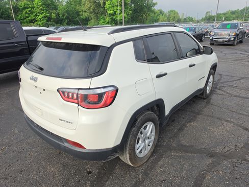 Used 2018 Jeep Compass Sport FWD image 3