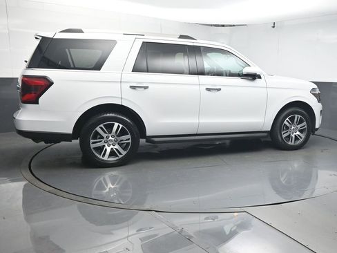 Used 2024 Ford Expedition Limited image 8