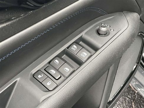 New 2026 Jeep Compass Latitude image 28