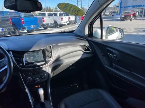 Used 2018 Chevrolet Trax LT w/ LT Convenience Package image 35